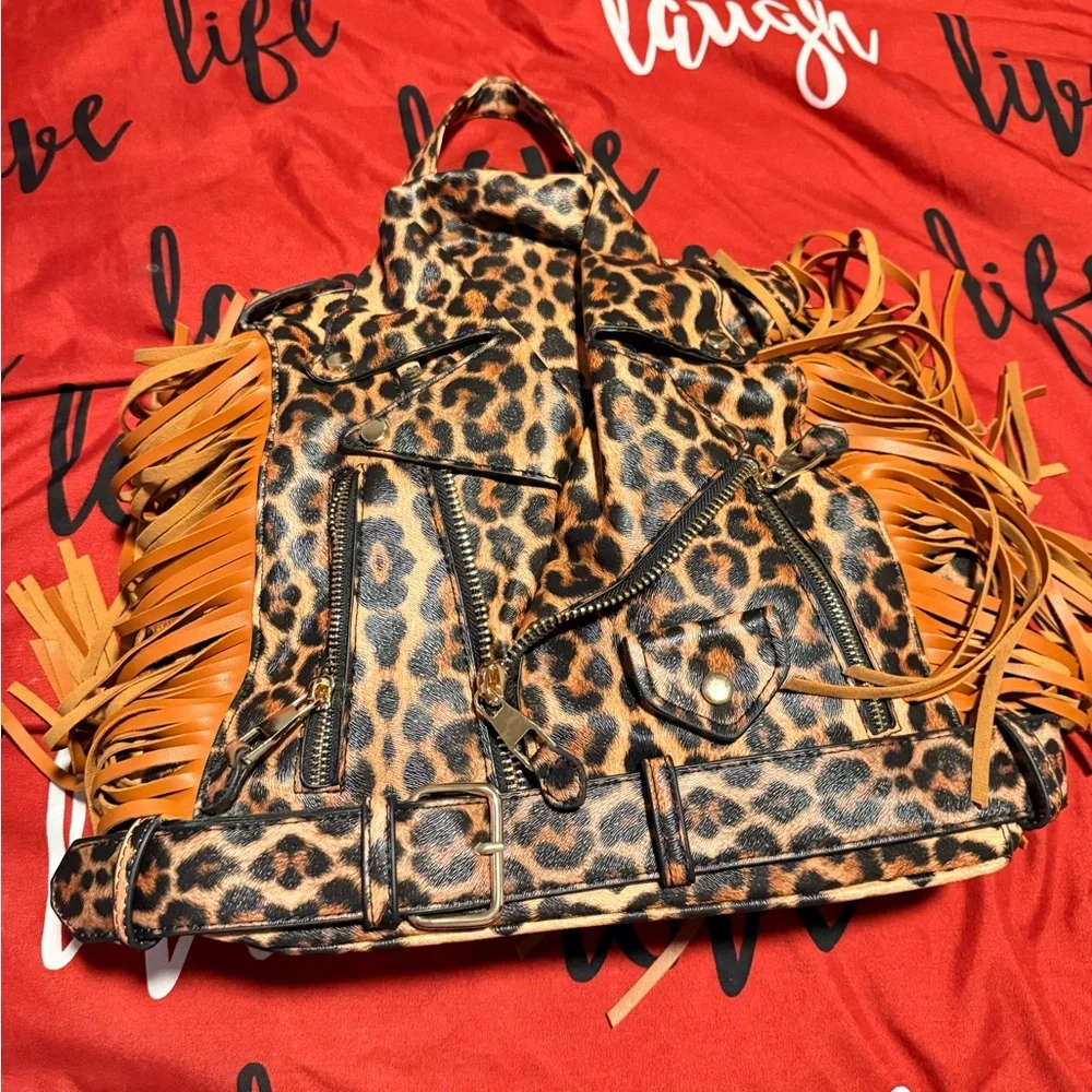 🐈NWT Vegan Leopard Backpack with Fringe🐈 - Picture 7 of 7